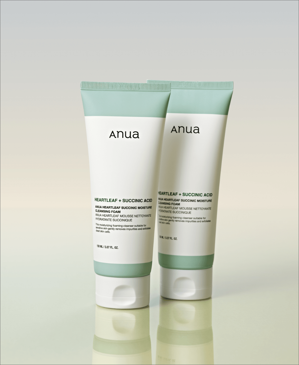 Official Anua styling photo showing two cleansing foam tubes; listing includes one 150ml tube