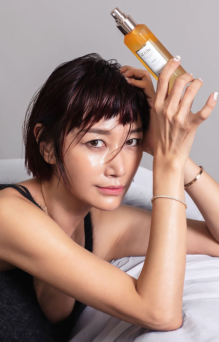 d'Alba Prime Intensive Serum: model context manufacturer panel