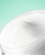 Anua Heartleaf 77 B3Zinc Soothing Cream texture close-up