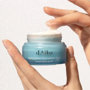d'Alba Finger-scooped cream application